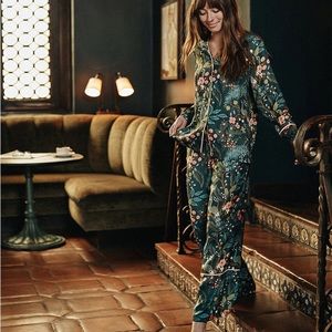 Gorgeous Cloud 9 Silky Pajama Set 💚💚💚💖 NWT